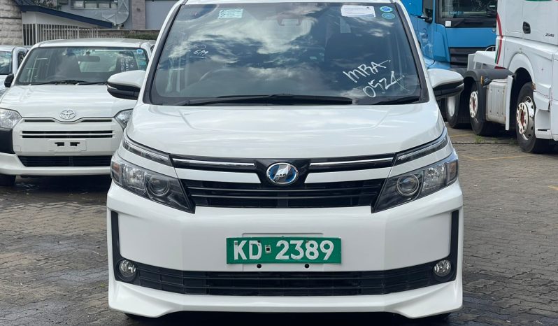 
								Toyota Voxy Hybrid 2017 full									