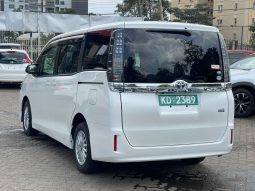 
										Toyota Voxy Hybrid 2017 full									