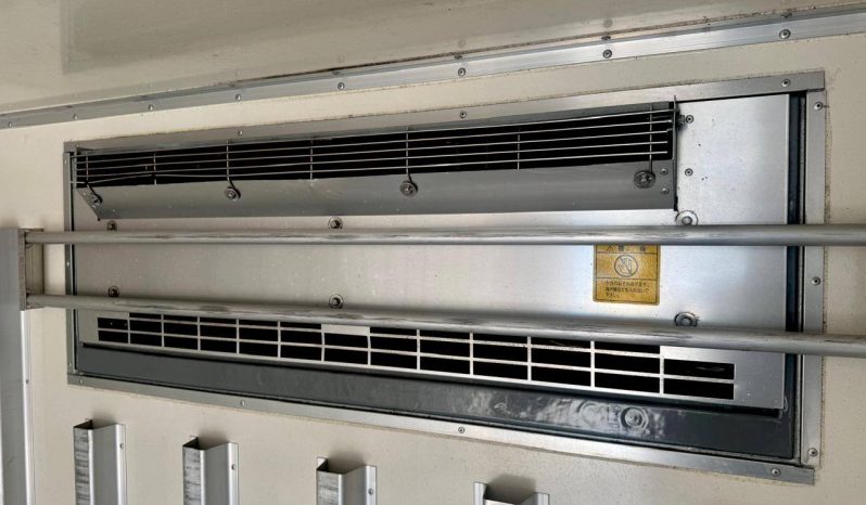 
								Isuzu elf freezer 2018 full									