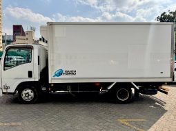 
										Isuzu elf freezer 2018 full									