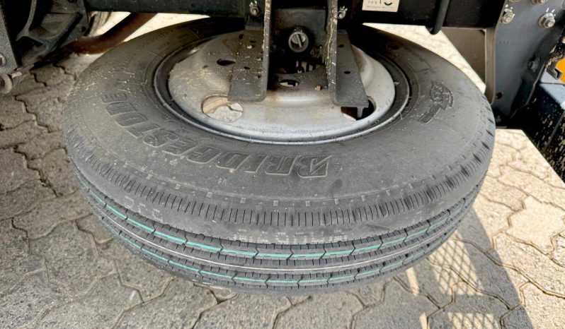 
								Isuzu elf freezer 2018 full									