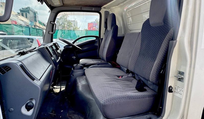 
								Isuzu elf freezer 2018 full									