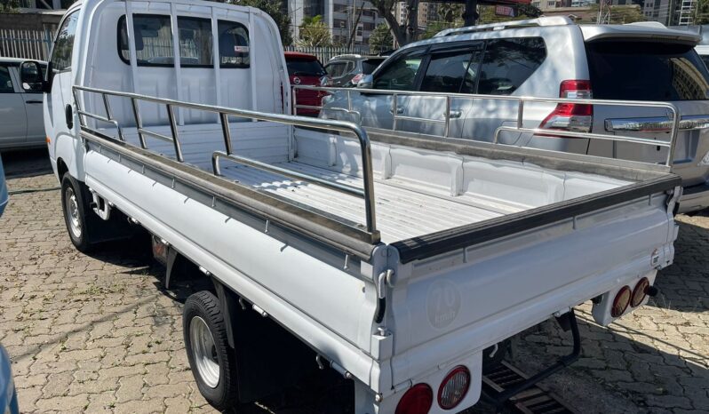 
								KIA Flatbed Truck 2017 full									