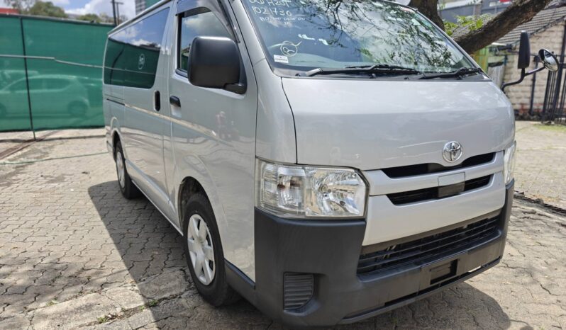 
								Toyota Hiace 2019 2wd full									